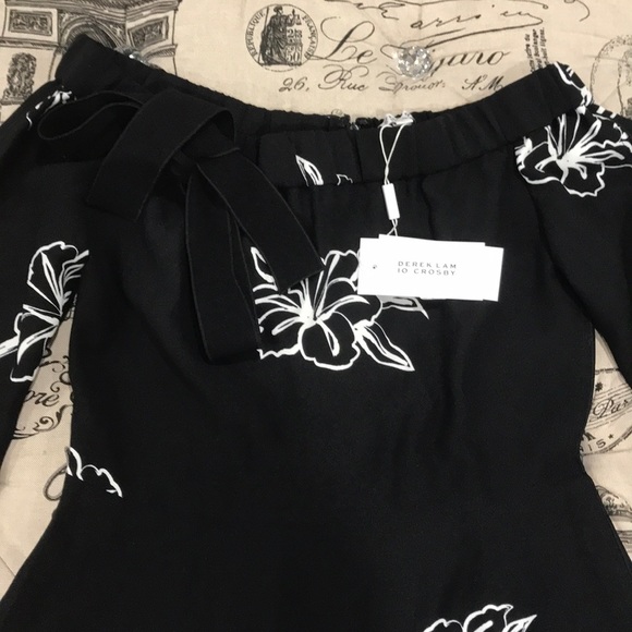 💥 DEREK LAM 10 CROSBY Off the Shoulder Top - Picture 4 of 8